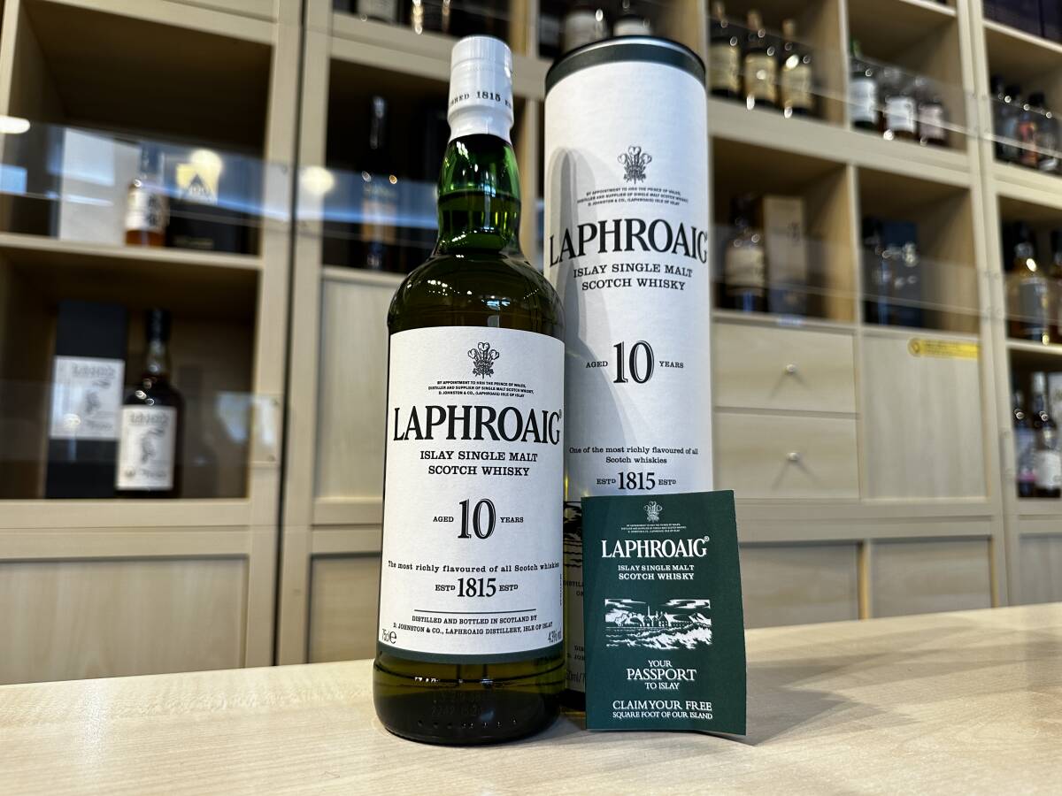 32433 LAPHROAIG（ラフロイグ）10年 43％ 750ml 箱付_画像1