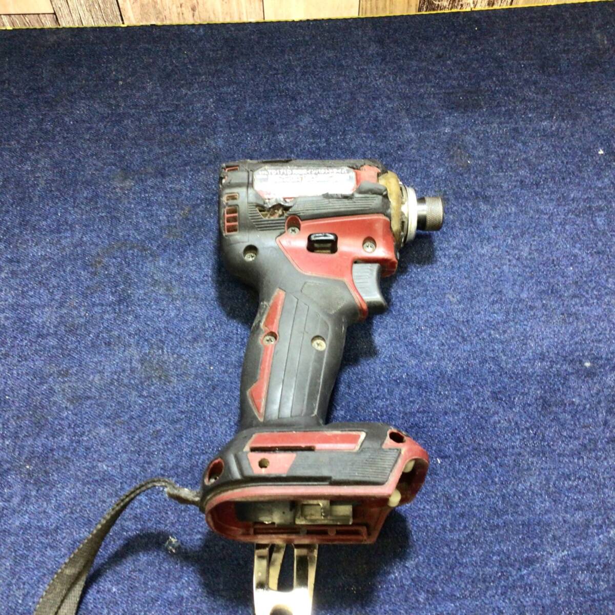 【中古品】★マキタ(makita) コードレスインパクトドライバー TD171DGXAR≪送料無料≫_画像3