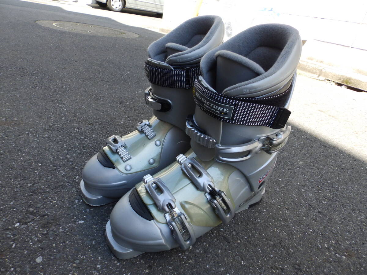 【高額売筋】 0-20 #9でわかる方の入札をお願いします。 29cmくらい 28.5cm 28cm ネットで調べると out327mm #9 インナーサイズ carxe5 スキーブーツ GEN 29.0cm