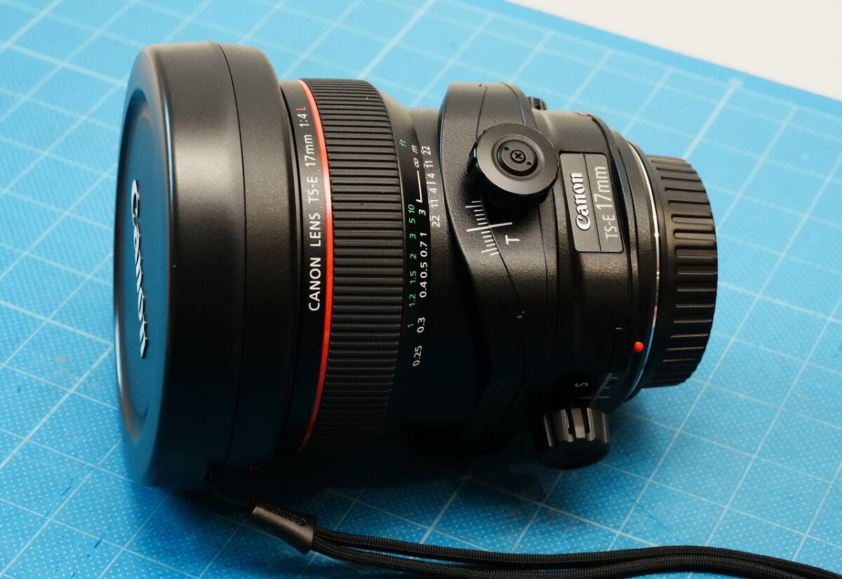 極美品 Canon TS-E 17mm F4L シフトレンズの画像1