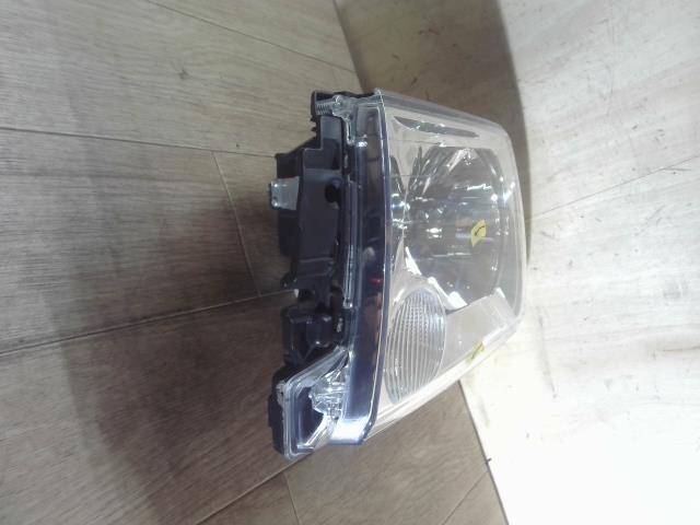  Clipper CBA-U71W left headlight head light rio E 3G83 X42 Stanley P5701 26060-6A01F