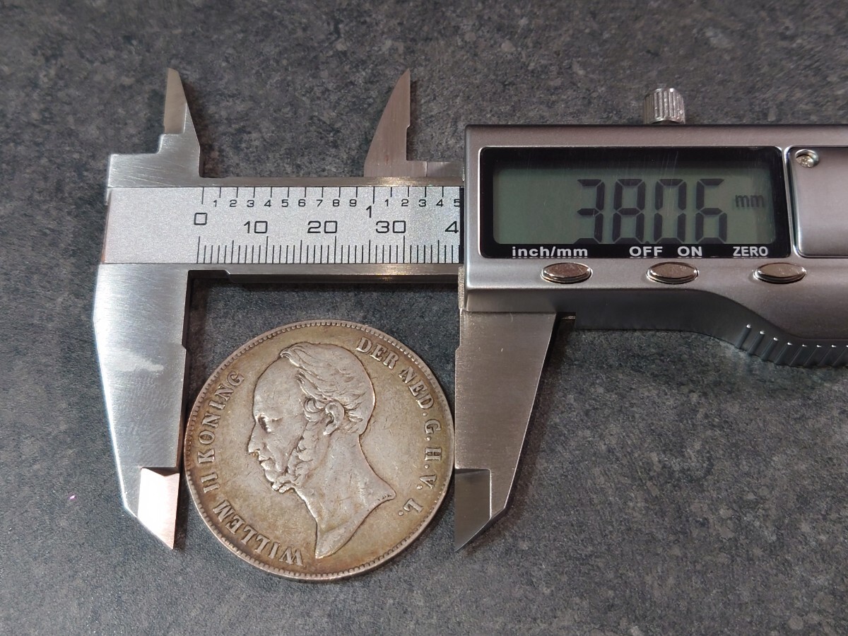 （1円スタート）希少　 オランダ　ウィレム2世　2.5ギルダー 大型　銀貨　1847年　アンティークコイン　トーン 品位.945 重さ24.69g_画像5