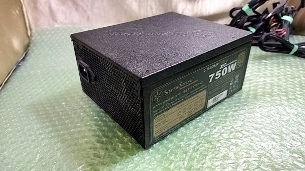 W66 SILVER STONE 750W SST-ST75F-G PC用 電源BOX 電源ユニット_画像2