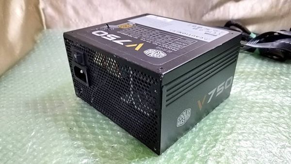 W90 COOLER MASTER 750W V750 PC用 電源BOX 電源ユニット_画像2