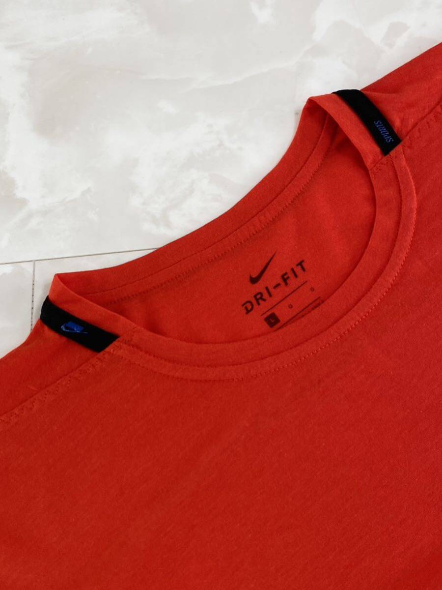 NIKE Dry fit Tシャツ サイズL ナイキ 着丈70 身幅56 スポーツウェア 半袖シャツ_画像3
