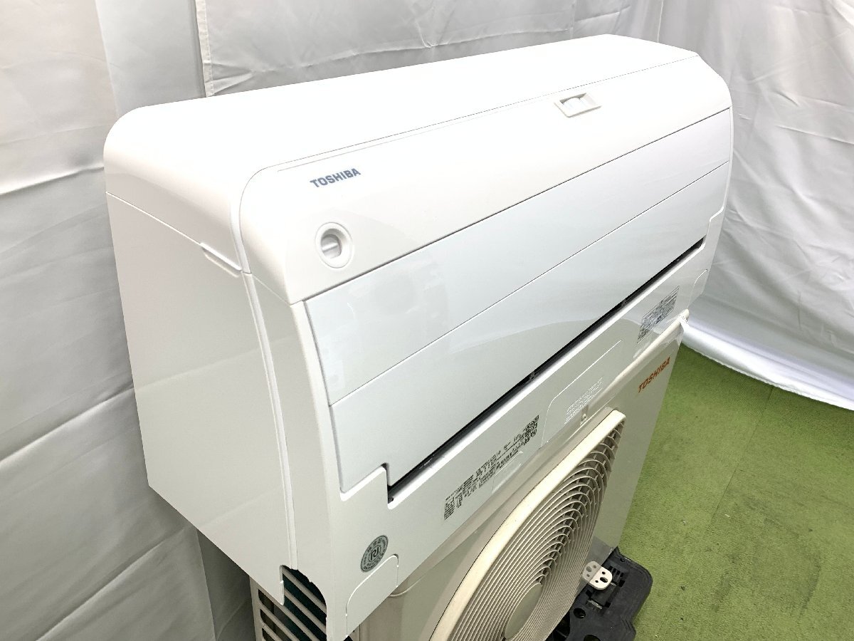 極美品 東芝 TOSHIBA エアコン クーラー 主に6畳用 6畳～9畳 2.2kW 自動クリーニング 冷房 暖房 RAS-H221E9R 2022年製 d02139MA_画像2