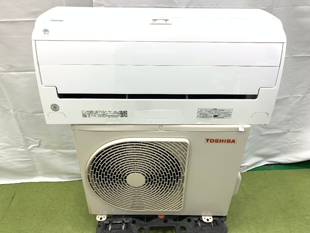 極美品 東芝 TOSHIBA エアコン クーラー 主に6畳用 6畳～9畳 2.2kW 自動クリーニング 冷房 暖房 RAS-H221E9R 2022年製 d02139MA_画像1