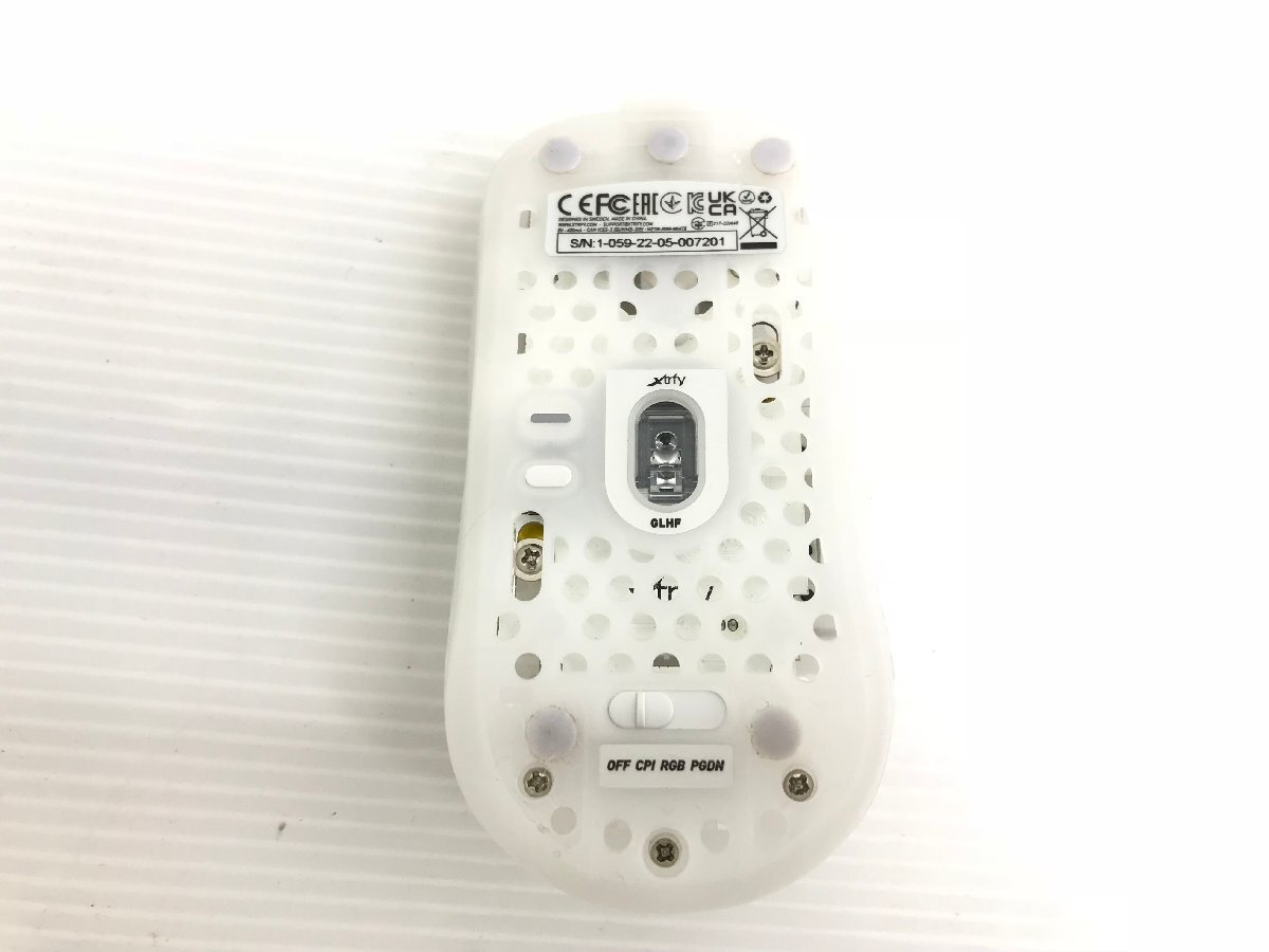 美品 Xtrfy MZ1-White Rail MZ1-RGB-WHITE ワイヤレス 光学式マウス 有線 16000dpi ゲーミングマウス USB カウント切替可能 Y03037S_画像4