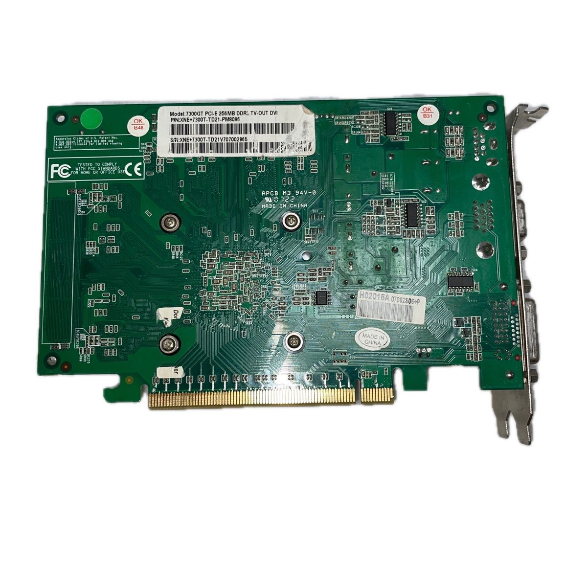 7300GT  PCI-E 256MB  DDR2 TV-OUT  DVI        ビデオカード