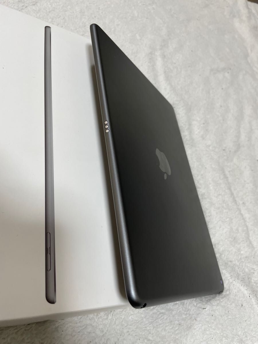 美品　iPad Air3 64gb WiFiモデル　スマートキーボード付き