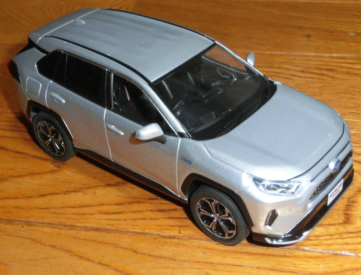 ★トヨタ RAV4 PHV★1/30店頭展示用色見本ミニカー★シルバーメタリック 美品★送料無料★