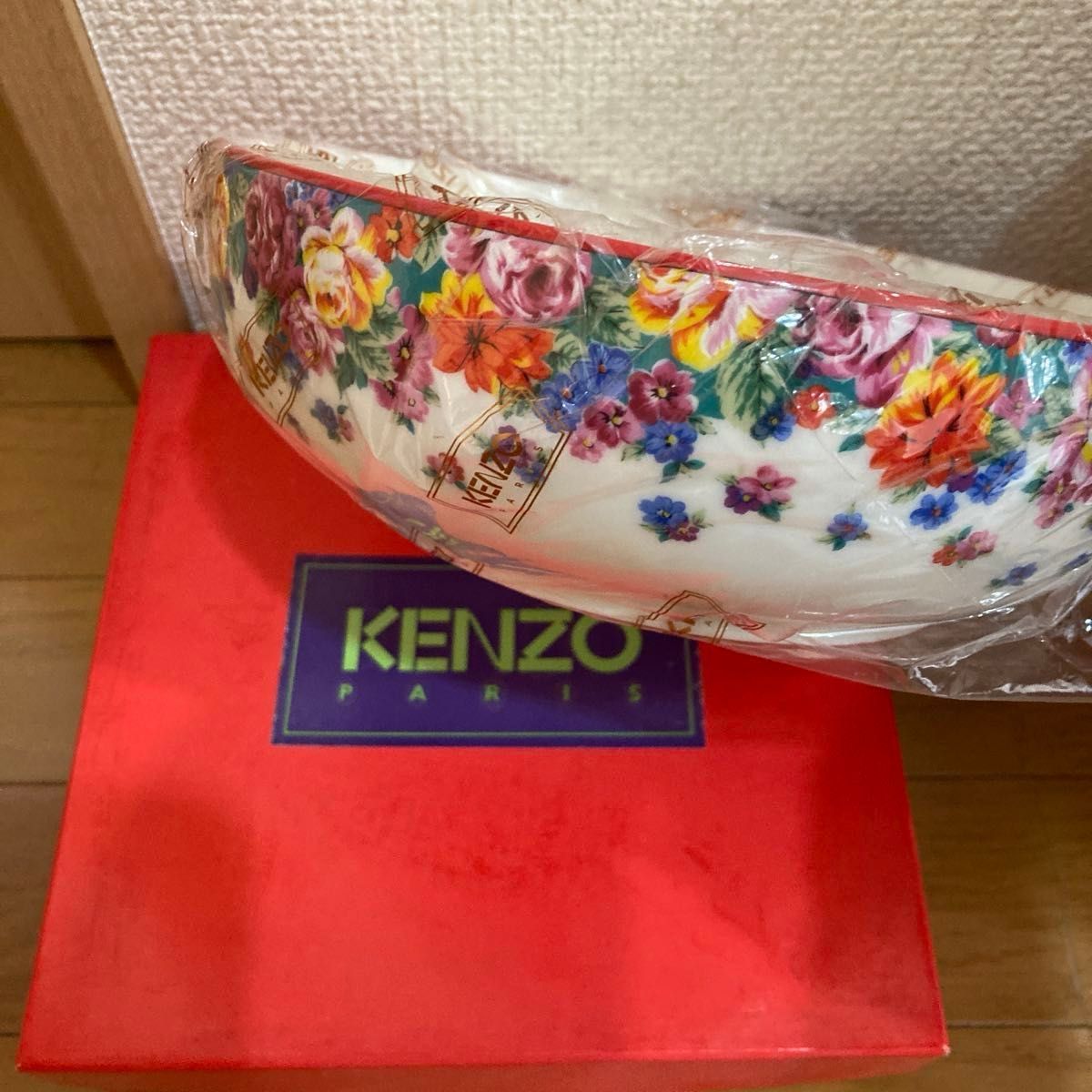 KENZO 花柄のサラダボール 食器　陶器 深皿 サラダボウル