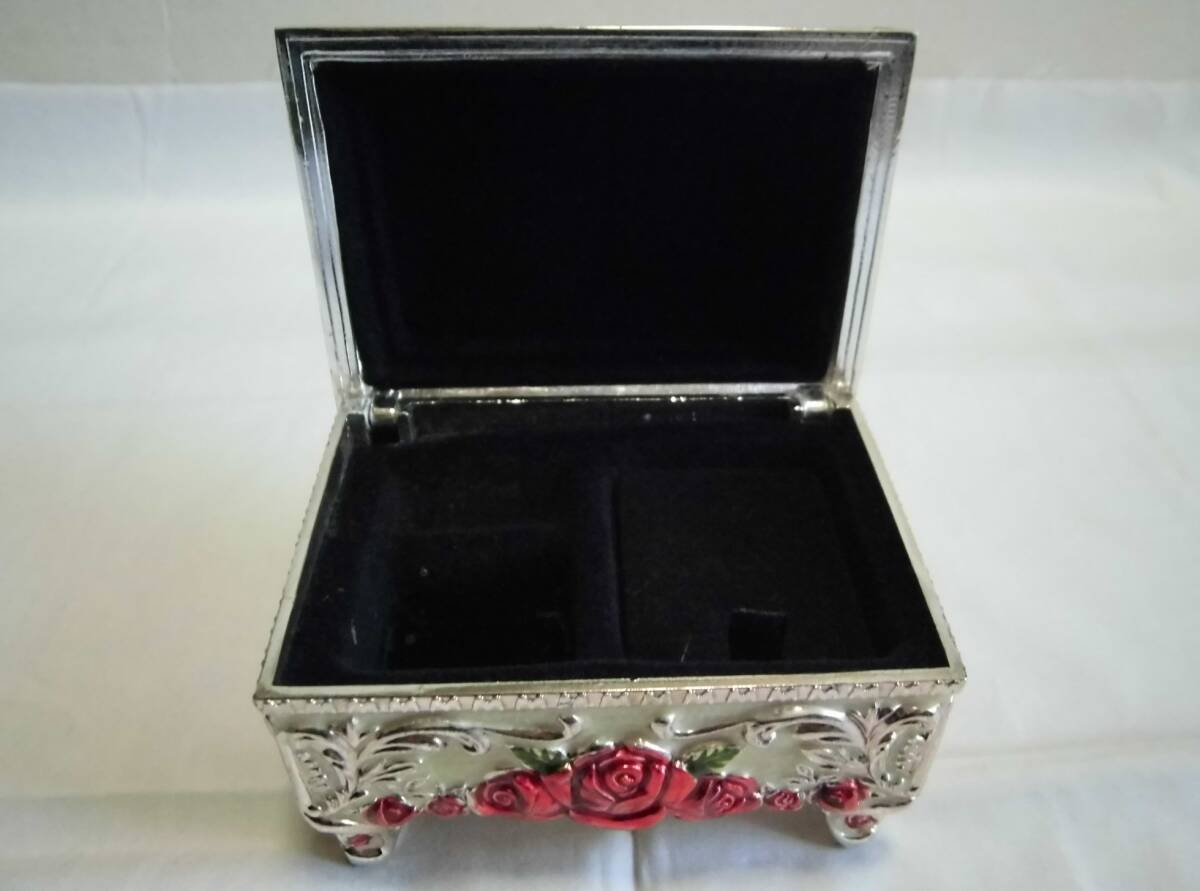 ジュエリーボックス 金属製 ばら柄 薔薇 宝石箱 アクセサリー ジュエリーボックス 金属製 ばら柄 薔薇 宝石箱 アクセサリー