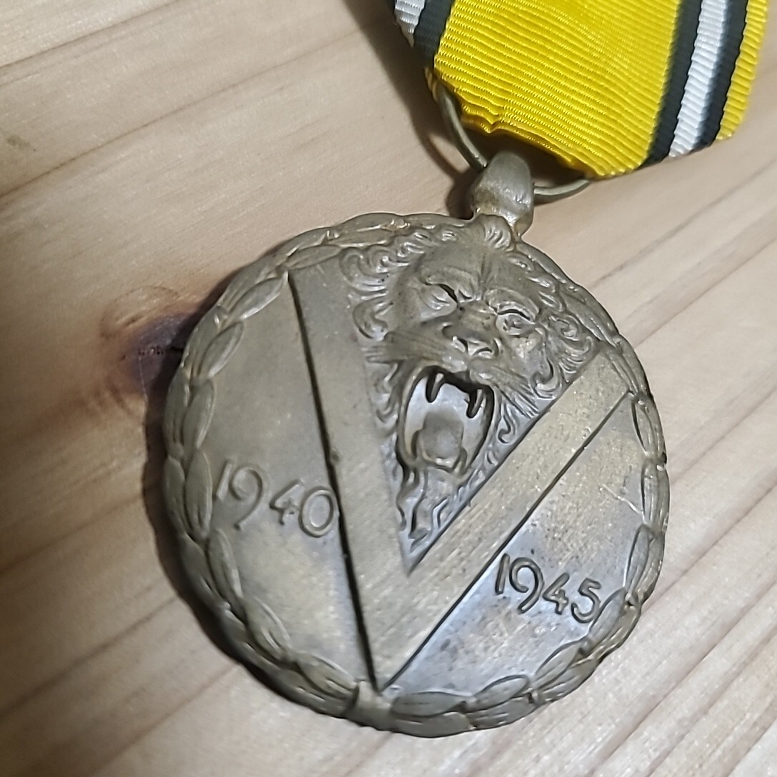 ヴィンテージ 第二次世界大戦ベルギー 戦功勲章 レトロ メダル バッジの画像2