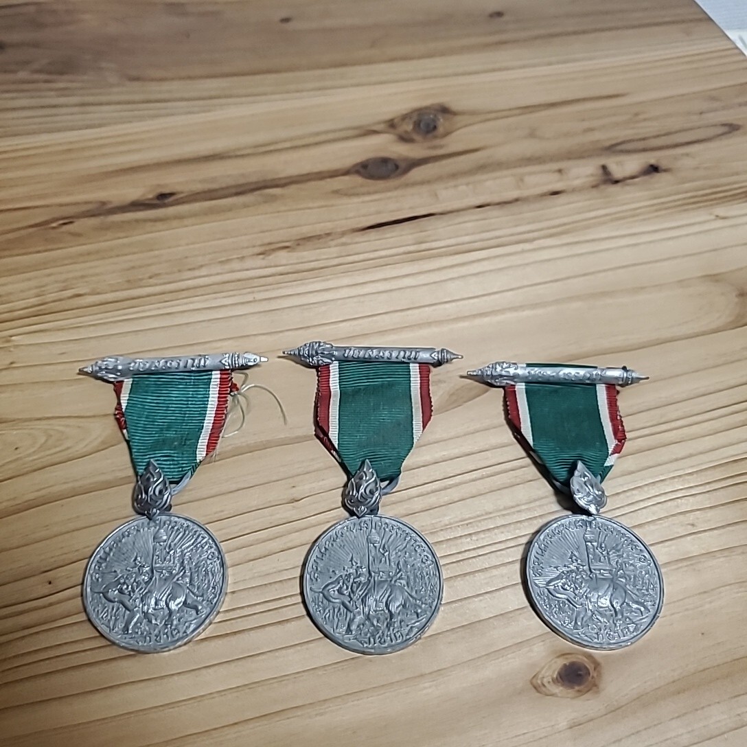 タイ勲章 第二次世界大戦 のタイの勝利メダル ヴィンテージ 当時物 ３個セットの画像1