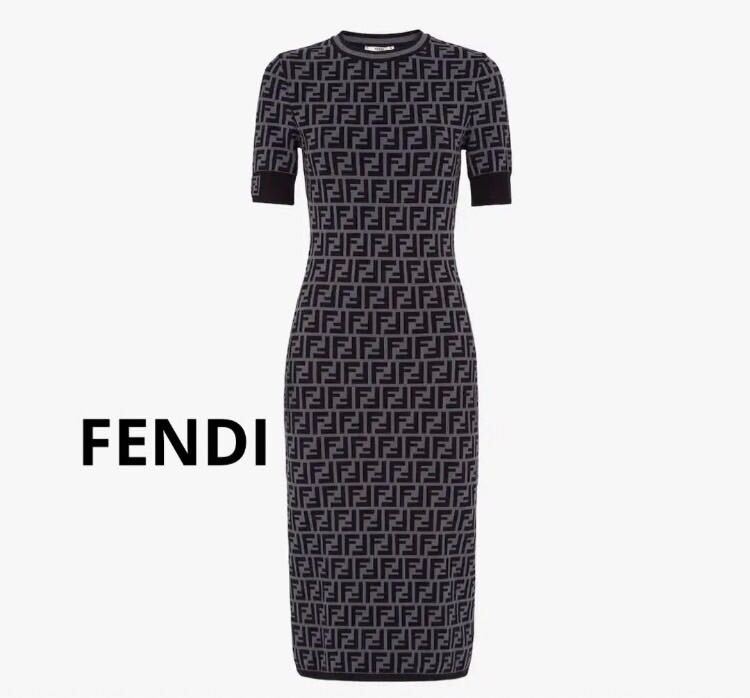  FENDI（フェンディ）FFモチーフ 半袖ニットワンピース_画像1
