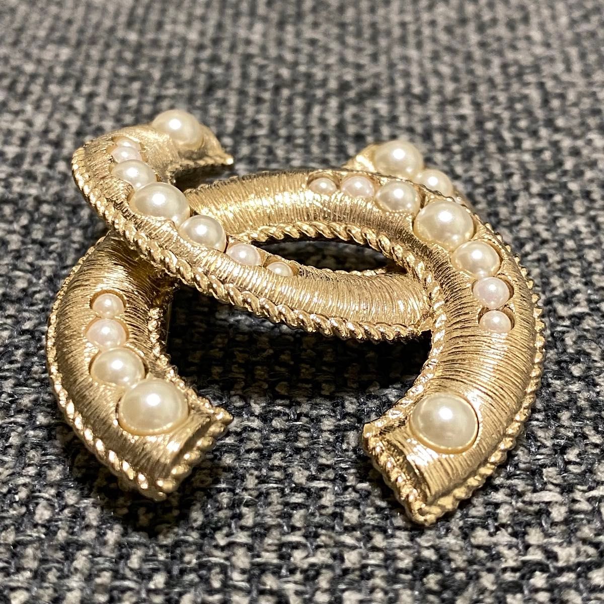 CHANEL シャネル ココマーク パールブローチ ゴールドカラー CHANEL シャネル ココマーク パールブローチ ゴールドカラー