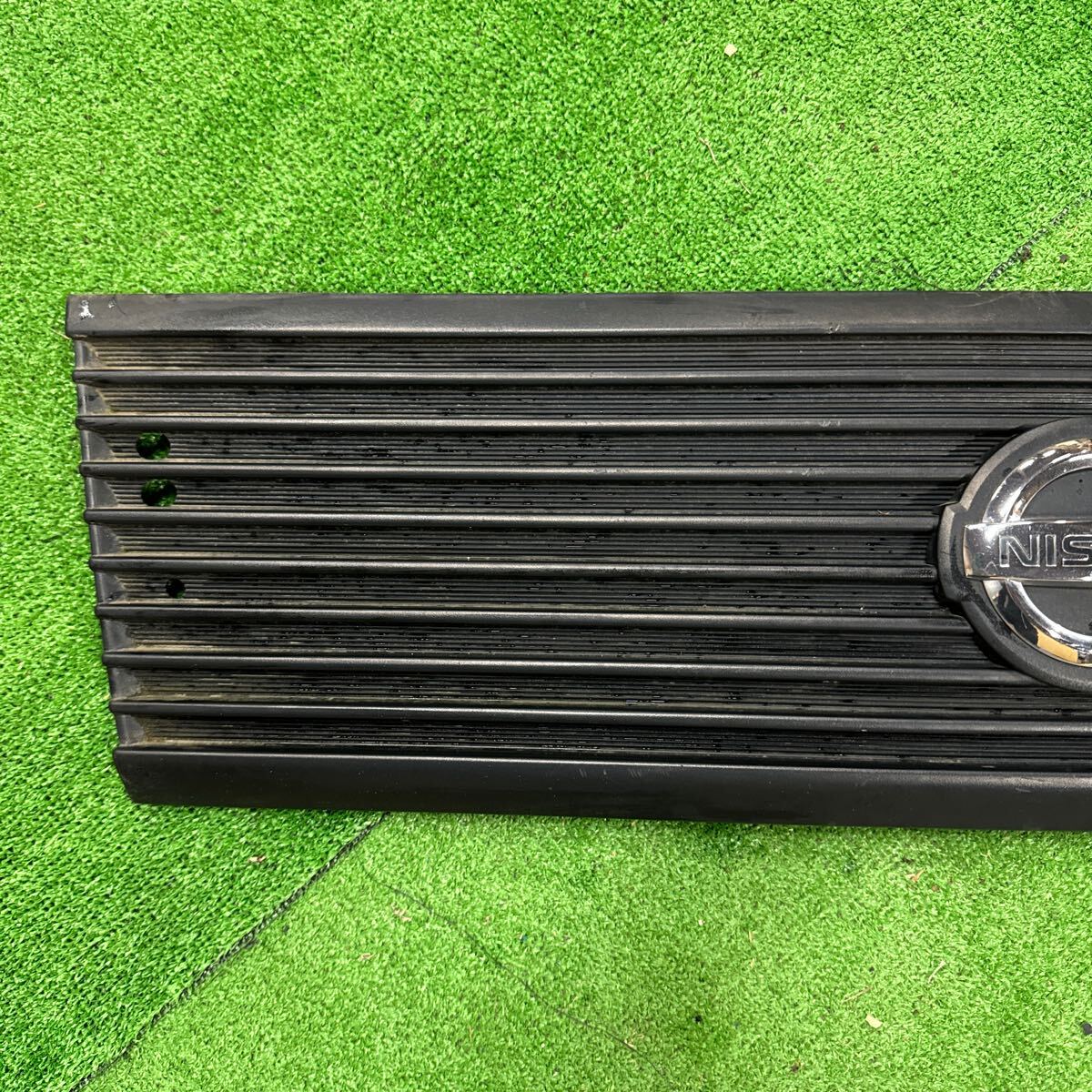  Nissan Clipper U71V original front grille MR557320