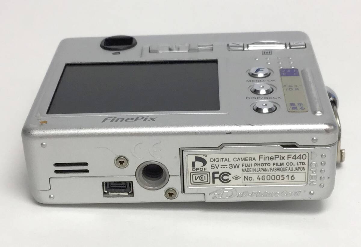 FUJIFILM FinePix F440 コンパクト デジタルカメラ シルバー 本体 充電バッテリー NP-30 デジカメ 富士フィルム_画像5