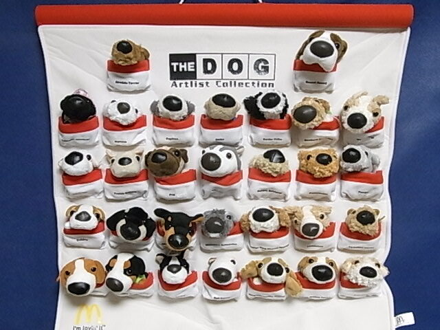 THE DOG コレクター キット タペストリー ぬいぐるみ マスコット 30種　壁掛け ディスプレイ　ザ・ドッグ 犬 2004年 マクドナルド限定 レア