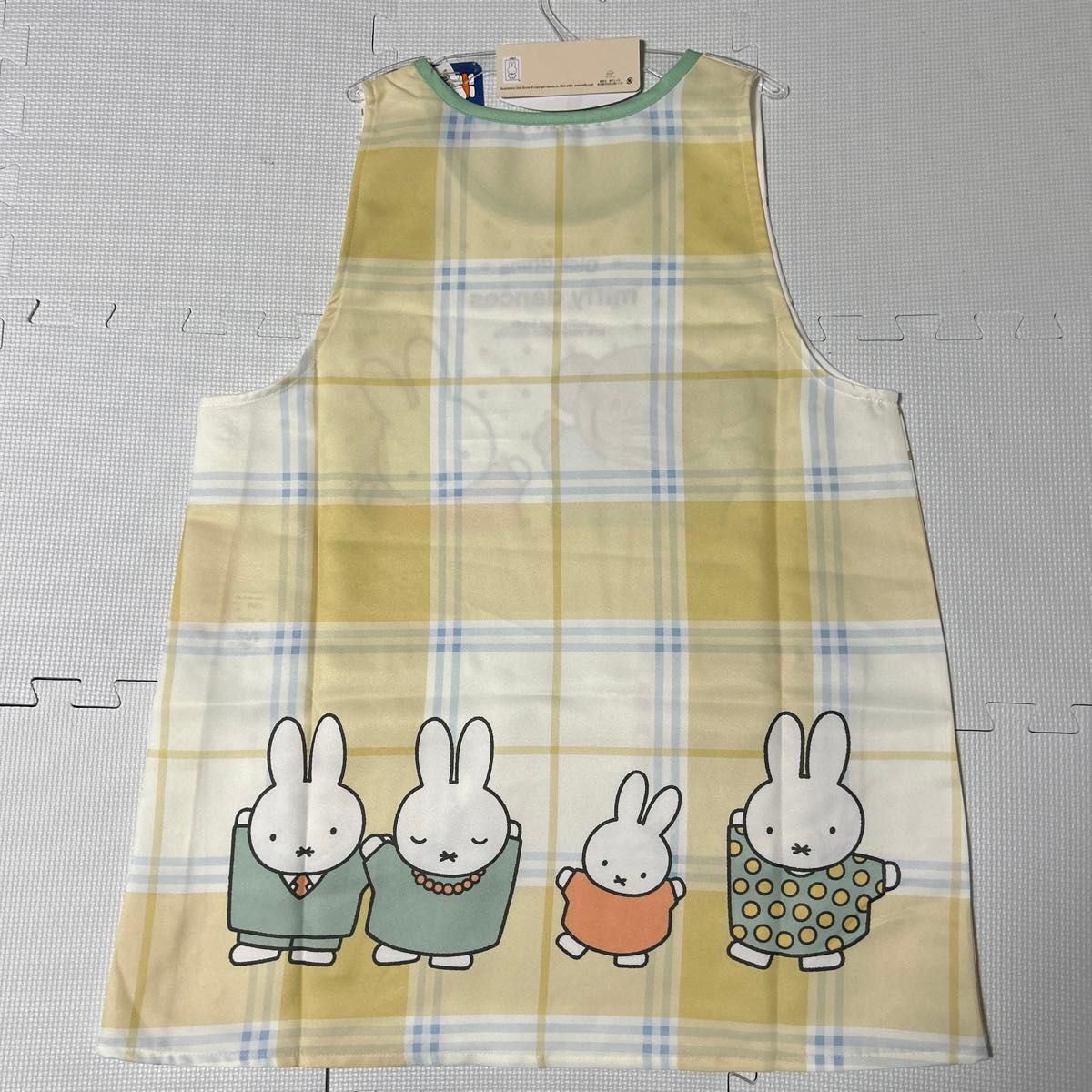 ミッフィーmiffy ベージュ　保育士エプロン　フリーサイズ　新品未使用