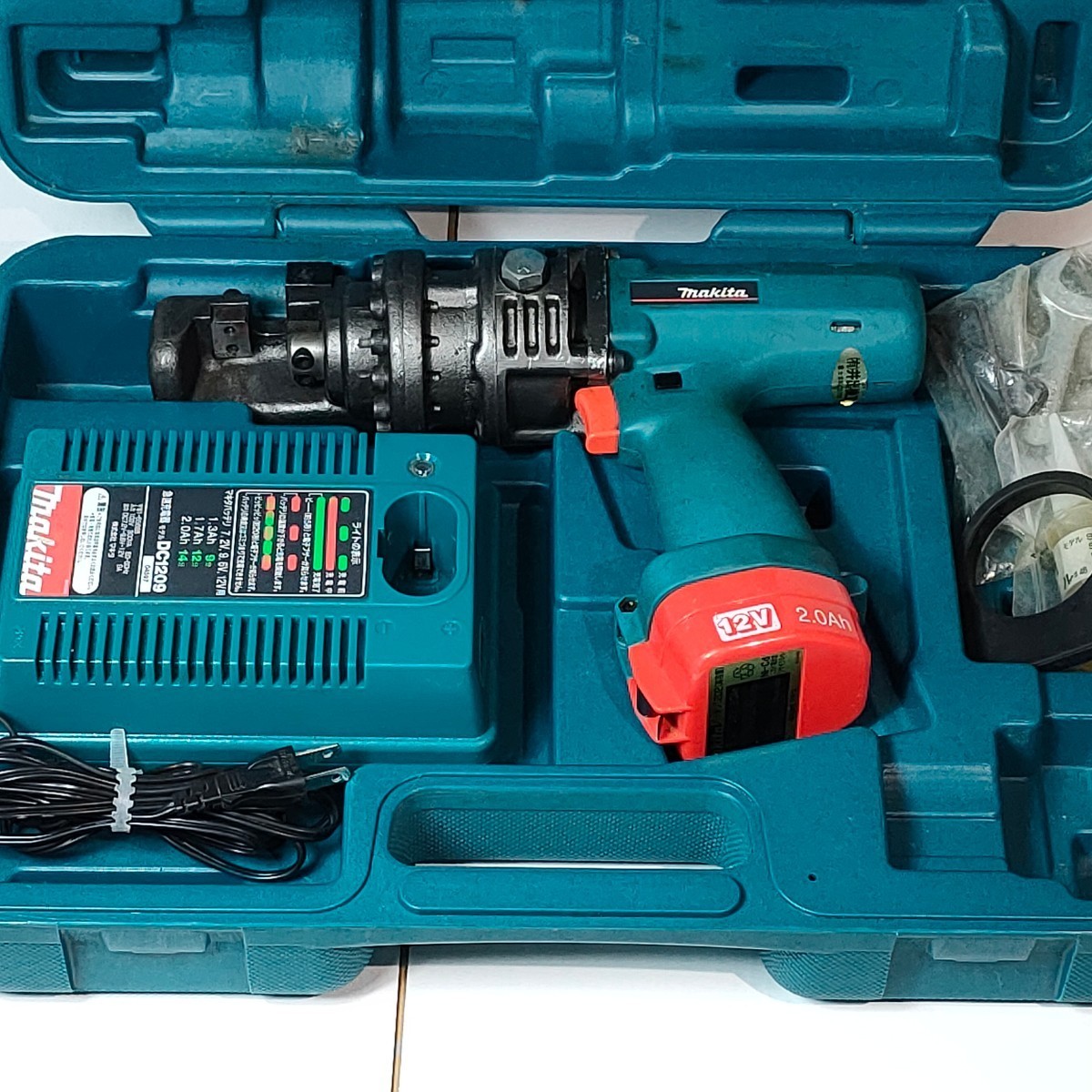 動作良好！ 中古品 マキタ makita 12V 充電式鉄筋カッタ SC130D コードレス_画像1