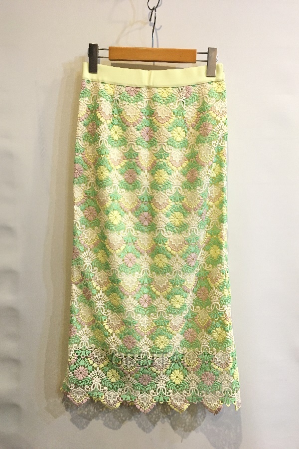 二子玉)GRACE CONTINENTAL グレースコンチネンタル フラワーレースタイトスカート 36 美品 定価￥39,600- 日本製