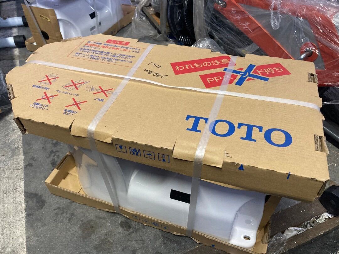 ○D8814 未使用　TOTO ピュアレストQR 便器タンクセット　CS232BM SH233BA○_画像2