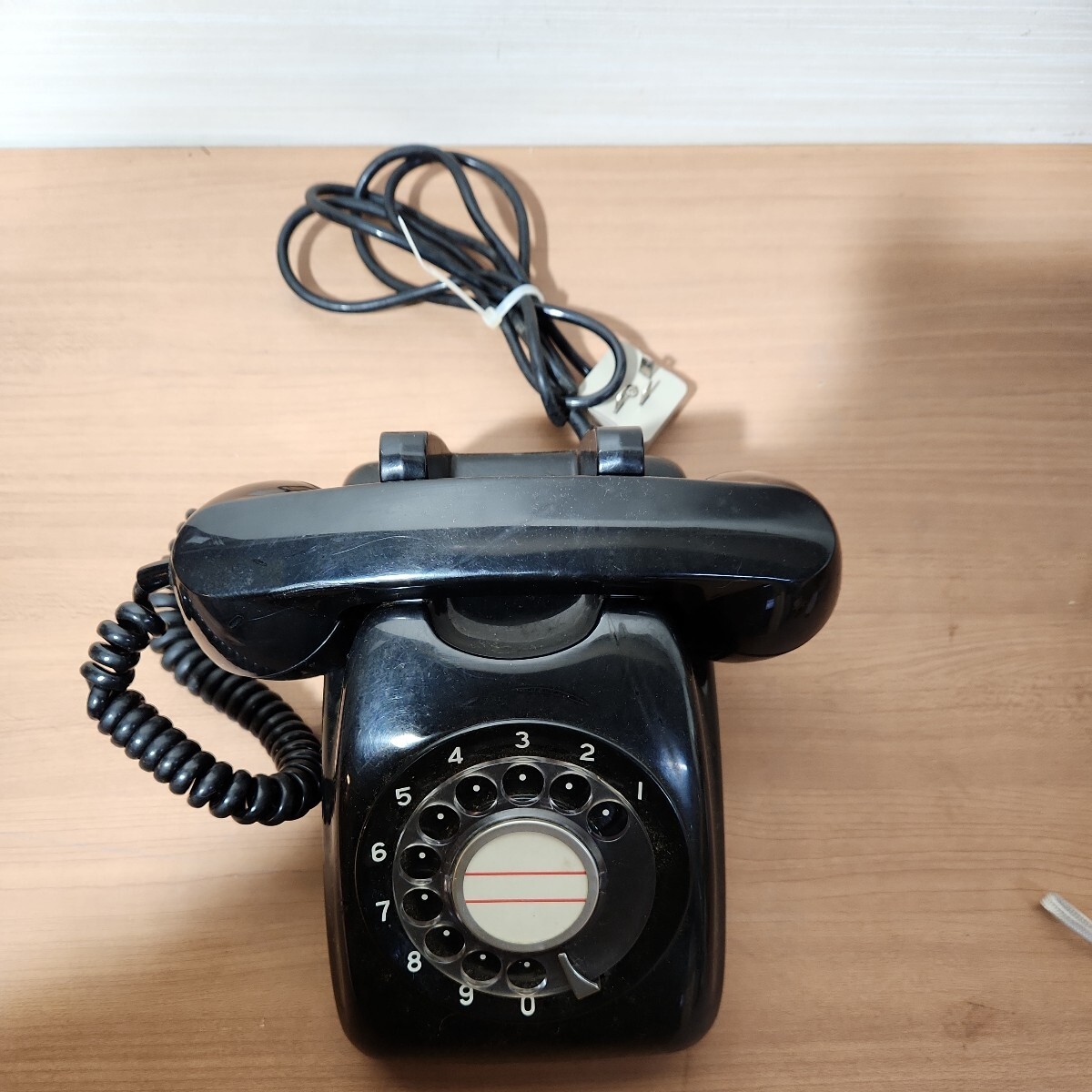 黒電話 昭和レトロ アンティーク ダイヤル式 日本電信電話公社 電話機 インテリア レトロ 600-A2 81Yの画像2