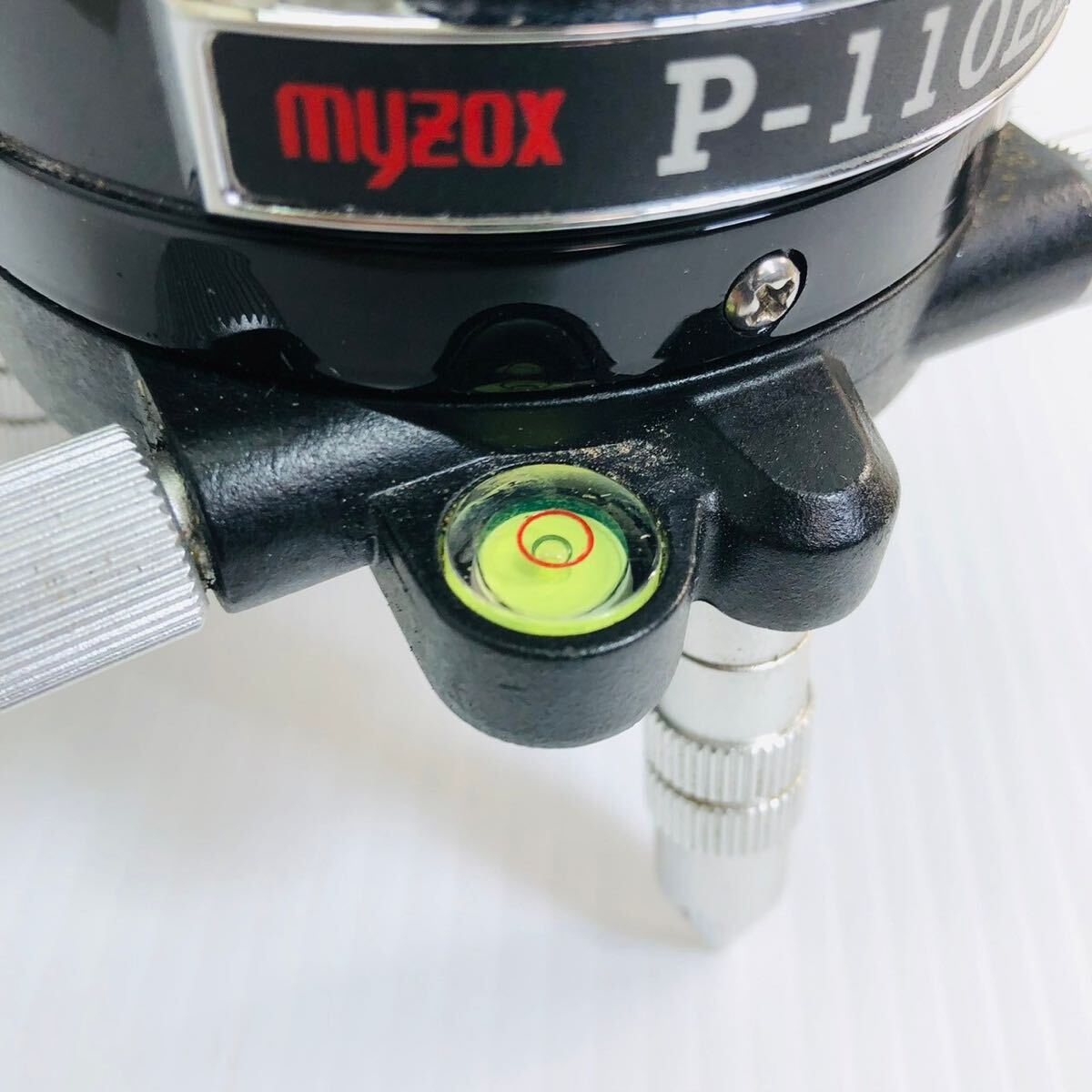 ★☆MYZOX マイゾックス レーザー墨出し器 P-110EX 電池蓋欠品 測量 測定 大工道具 動作確認済み ホ☆★_画像3
