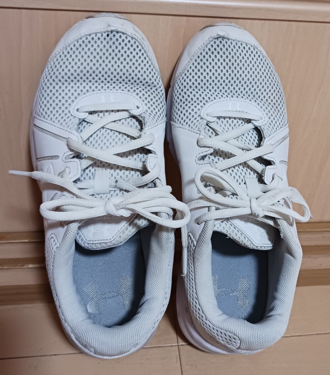  Under Armor white white going to school shoes ground shoes 24.0 sneakers school shoes 