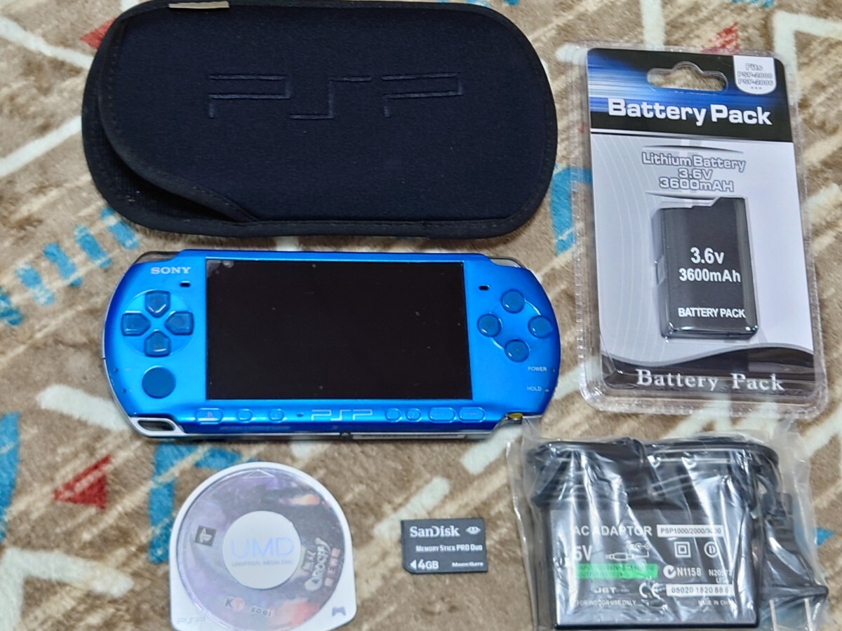 PSP 3000 本体 バッテリー 充電器 メモリースティック 無双OROCHI 本体ケース