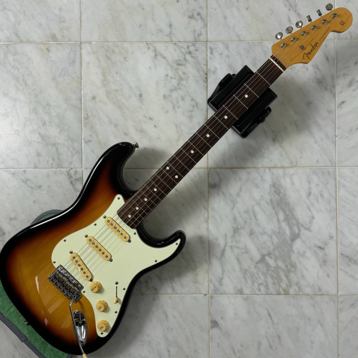 超美品 Fender Japan ST62 3TS Stratocaster ストラト 日本製 2012年 アーム付 ソフトケース付 フェンダー ジャパン ST-62の画像1