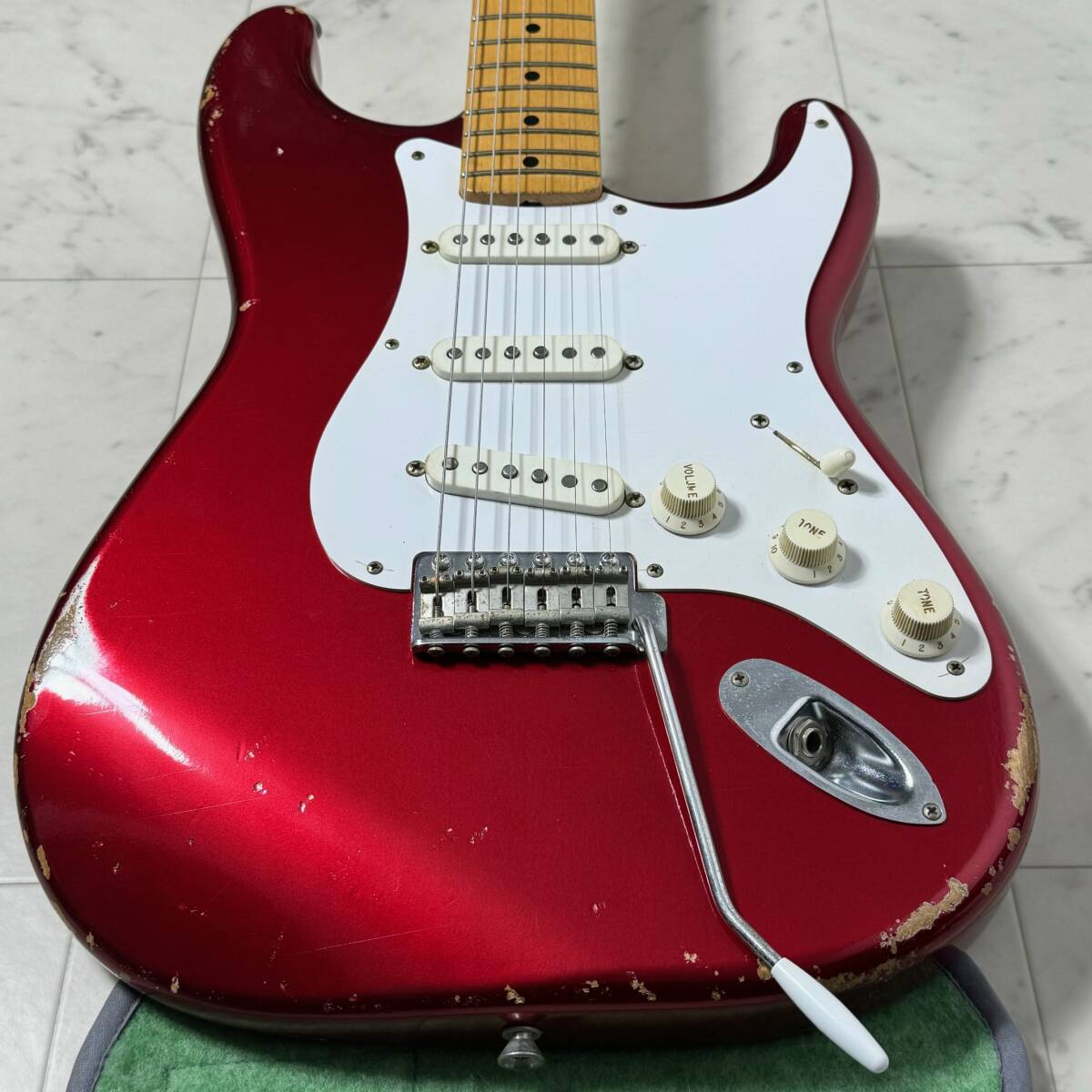 Fullertone Guitars STROKE 57 Rusted Candy Apple Red アーム付の画像5