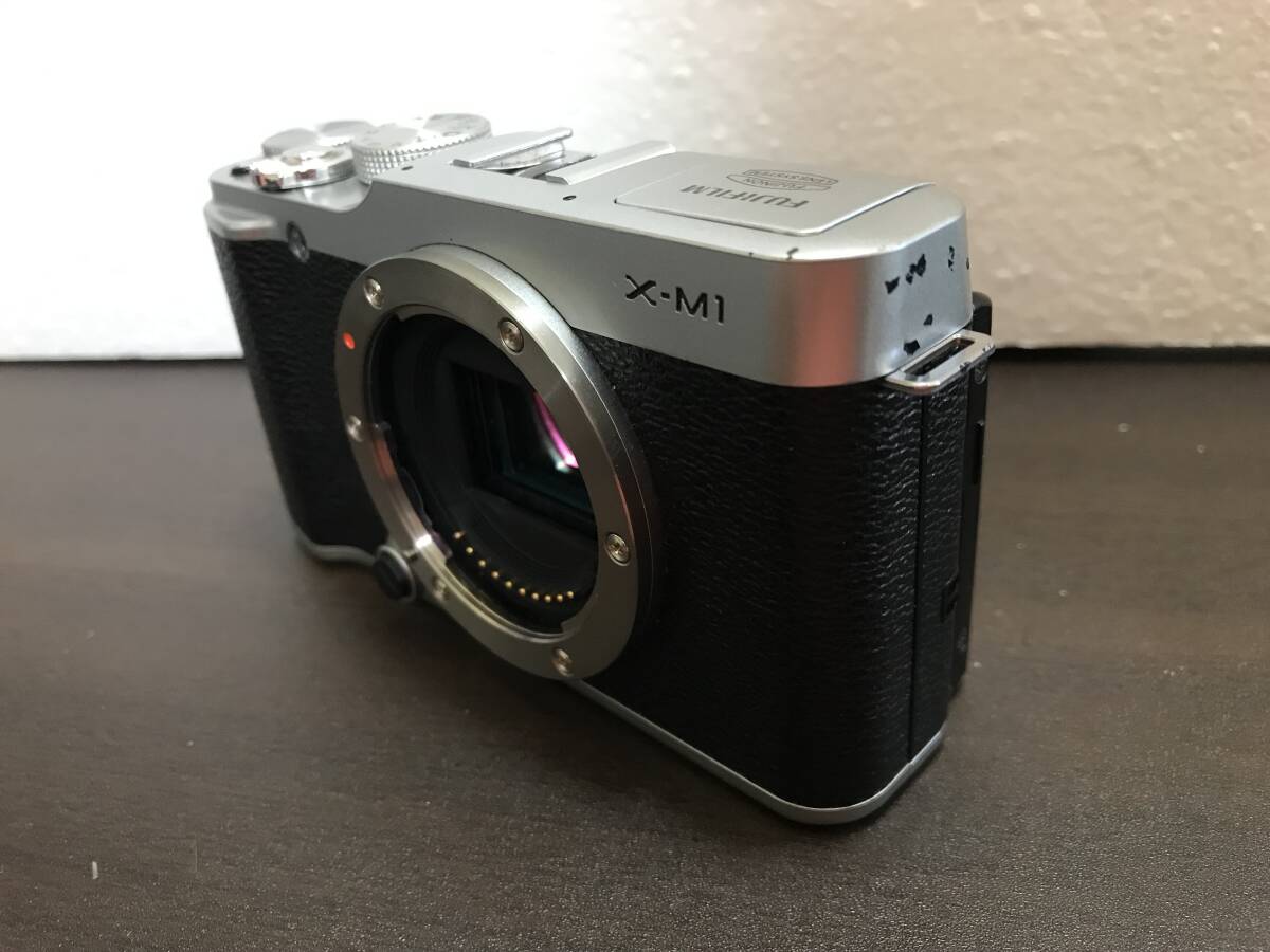  Fuji film FUJIFILM X-M1