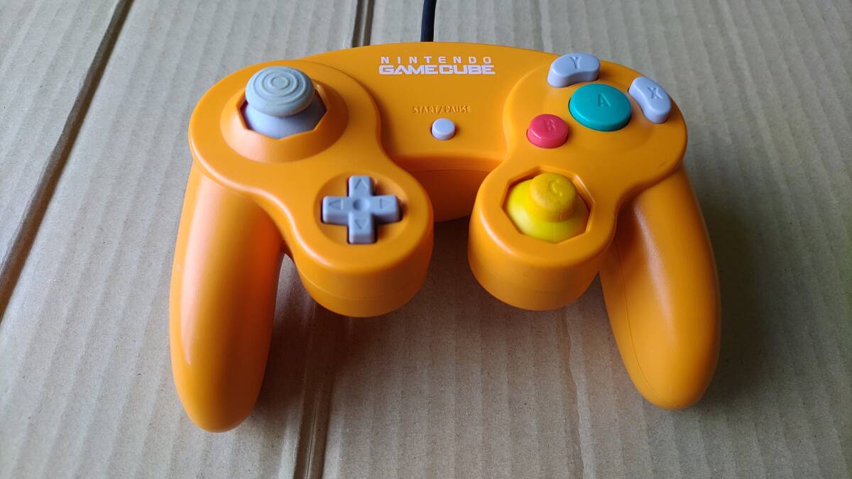 ゲームキューブ コントローラ オレンジ