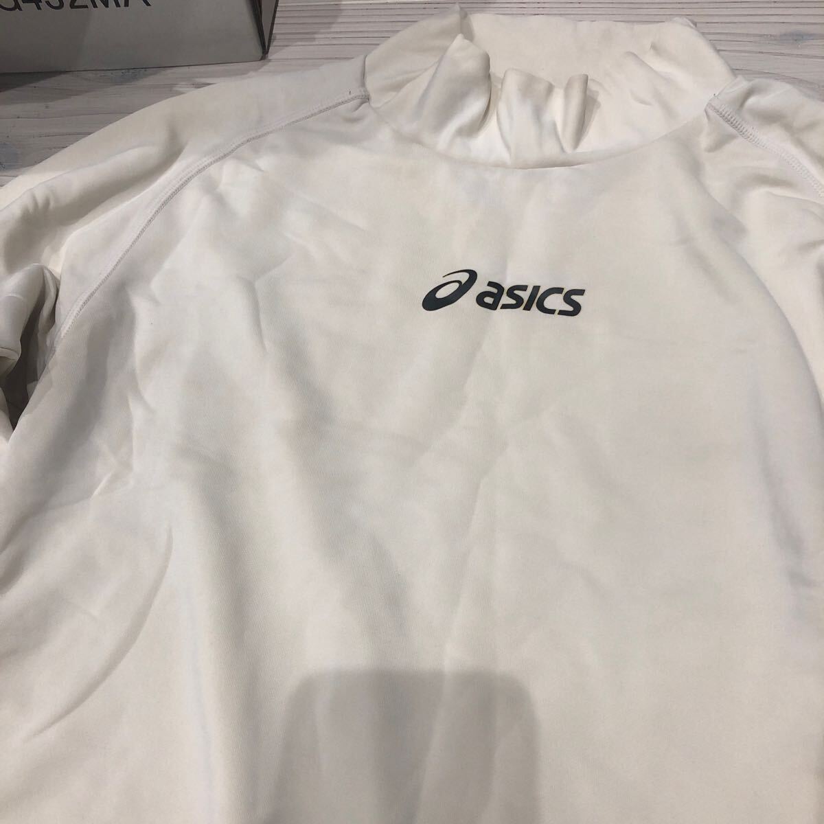  woman softball asics undershirt M size 