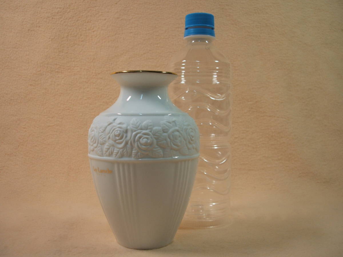 白磁製 ギ・ラロッシュ 花瓶 (訳あり品) 2個  未使用 お洒落 ギラロッシュ ミニサイズ Guy Laroche PARIS 母の日 フラワー アレンジメントの画像2