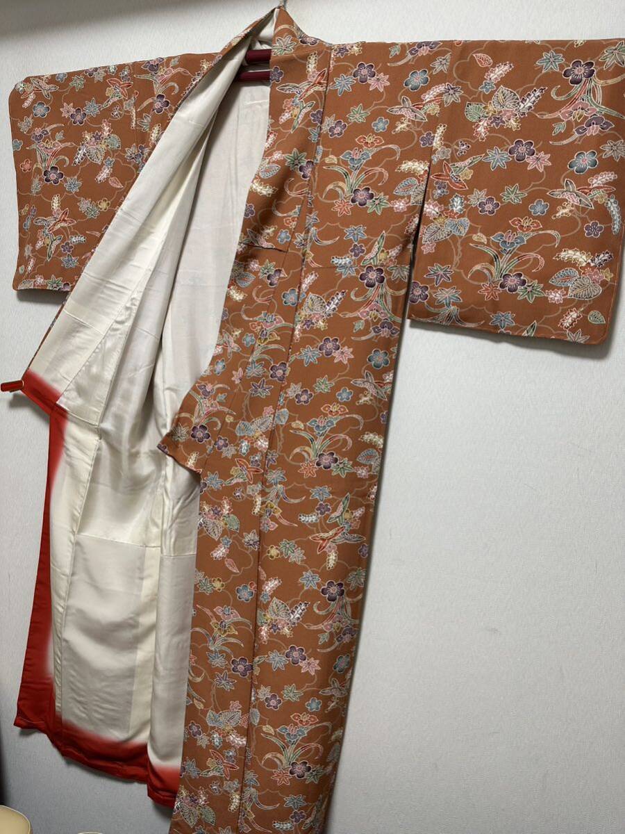 日舞家所蔵品★【逸品新品】京都四条「京呉服みのや」 22万 京紅型染 型染め 東雲色「四季の花」丹後ちりめん 総柄小紋_画像3