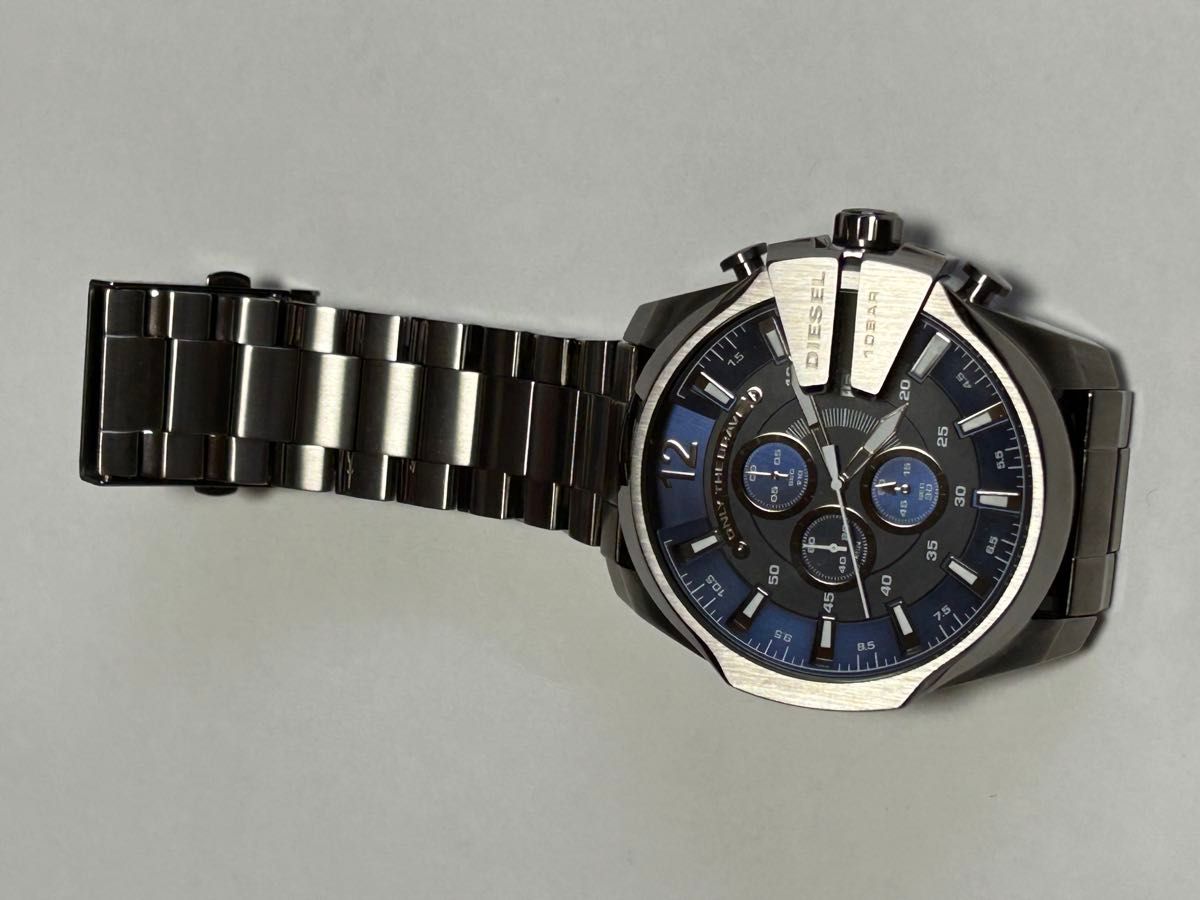 DIESELのメンズ腕時計(10BAR)です。購入し後、使用せずに保管していました。2024年3月10日に電池交換しています