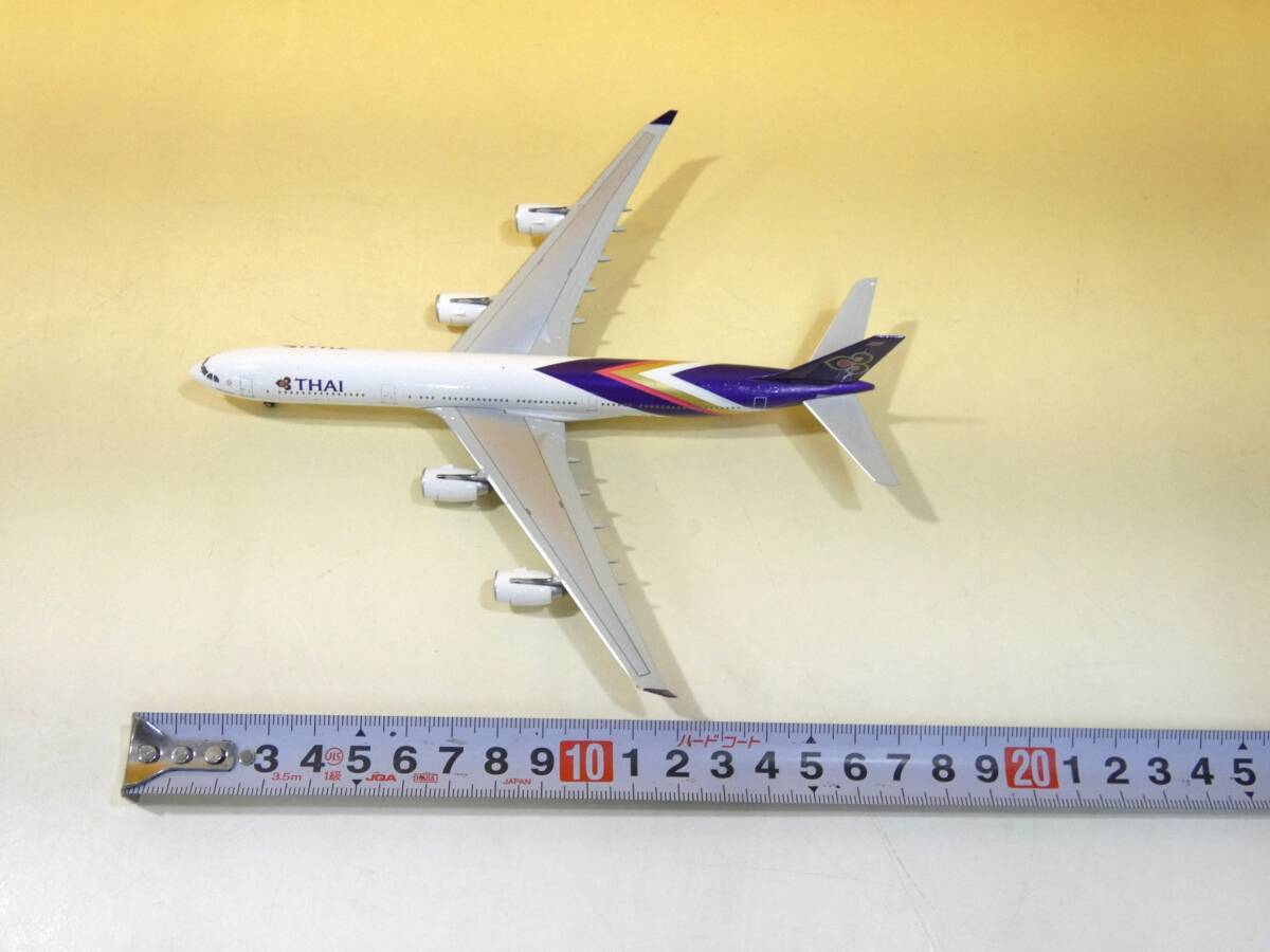 【中古】航空機　フェニックス　1/400　エアバス　AIRBUS　A340-500　HS-TLD　THAI　タイ空港　【模型】J4　S713_画像6