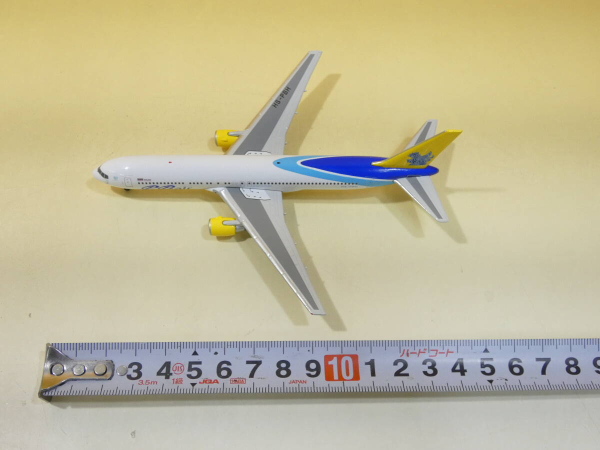【中古】航空機 フェニックス 1/400 ボーイング BOEING 767-38E HS-PBH PBair PBエア Limited Edition【模型】J4 S736の画像6