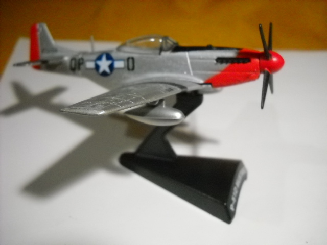 世界の戦闘機！P-51Dムスタング ダイキャストモデル 超破格価 商品説明全文必読 同梱/お取り置きも歓迎 異次元航法堂 300円発送可の画像2