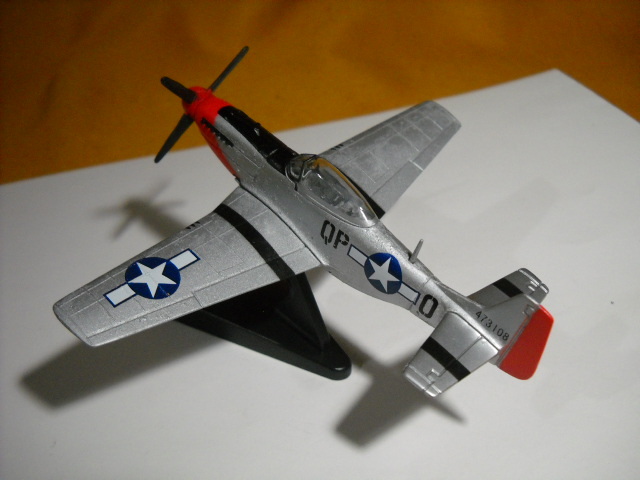 世界の戦闘機！P-51Dムスタング　ダイキャストモデル　超破格価　商品説明全文必読　同梱/お取り置きも歓迎　異次元航法堂　300円発送可_同梱/お取り置きも歓迎いたします。