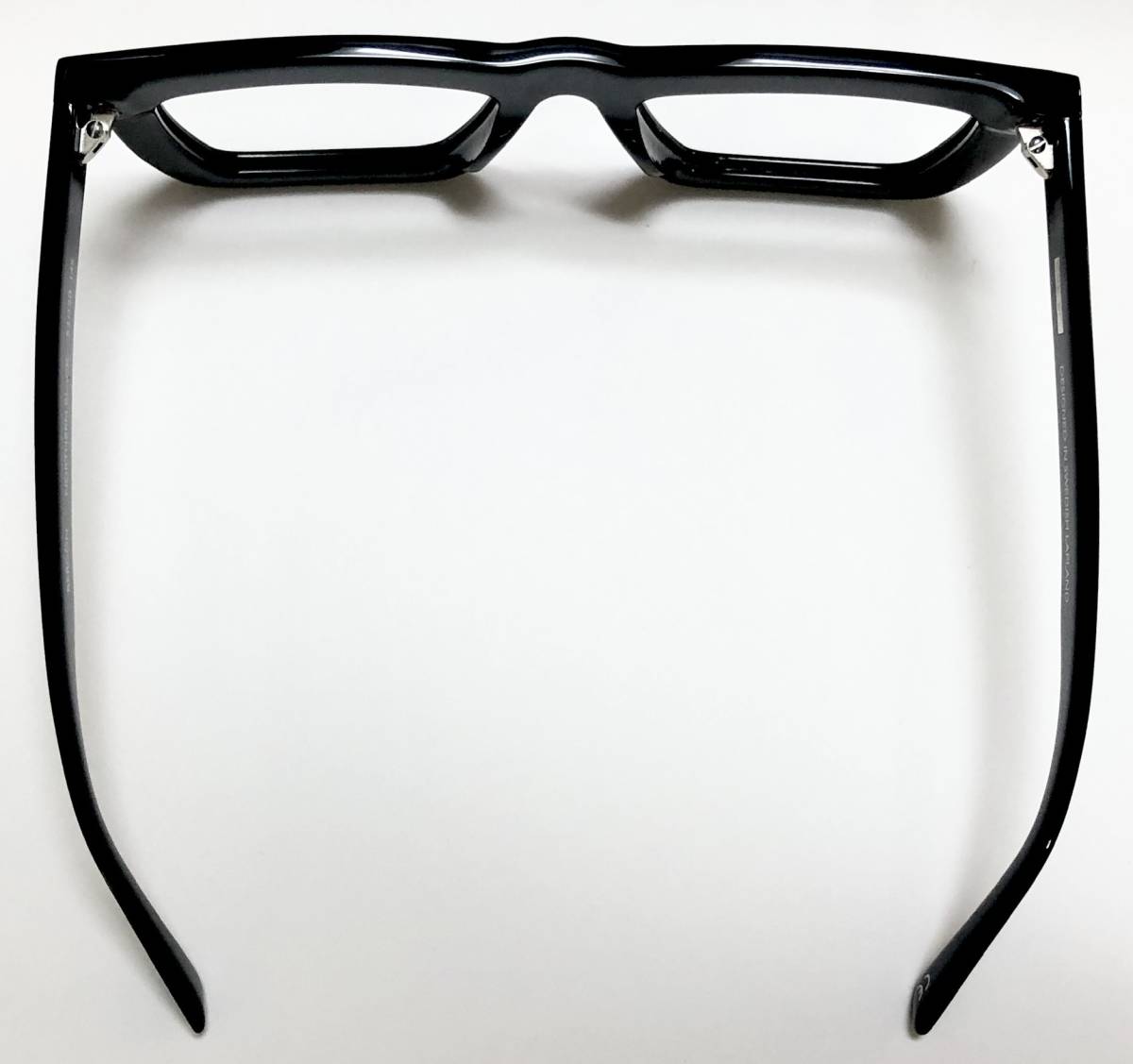 スウェーデン EOE 定価42,000円 極太黒メガネ 純正ケースと純正クロス付き