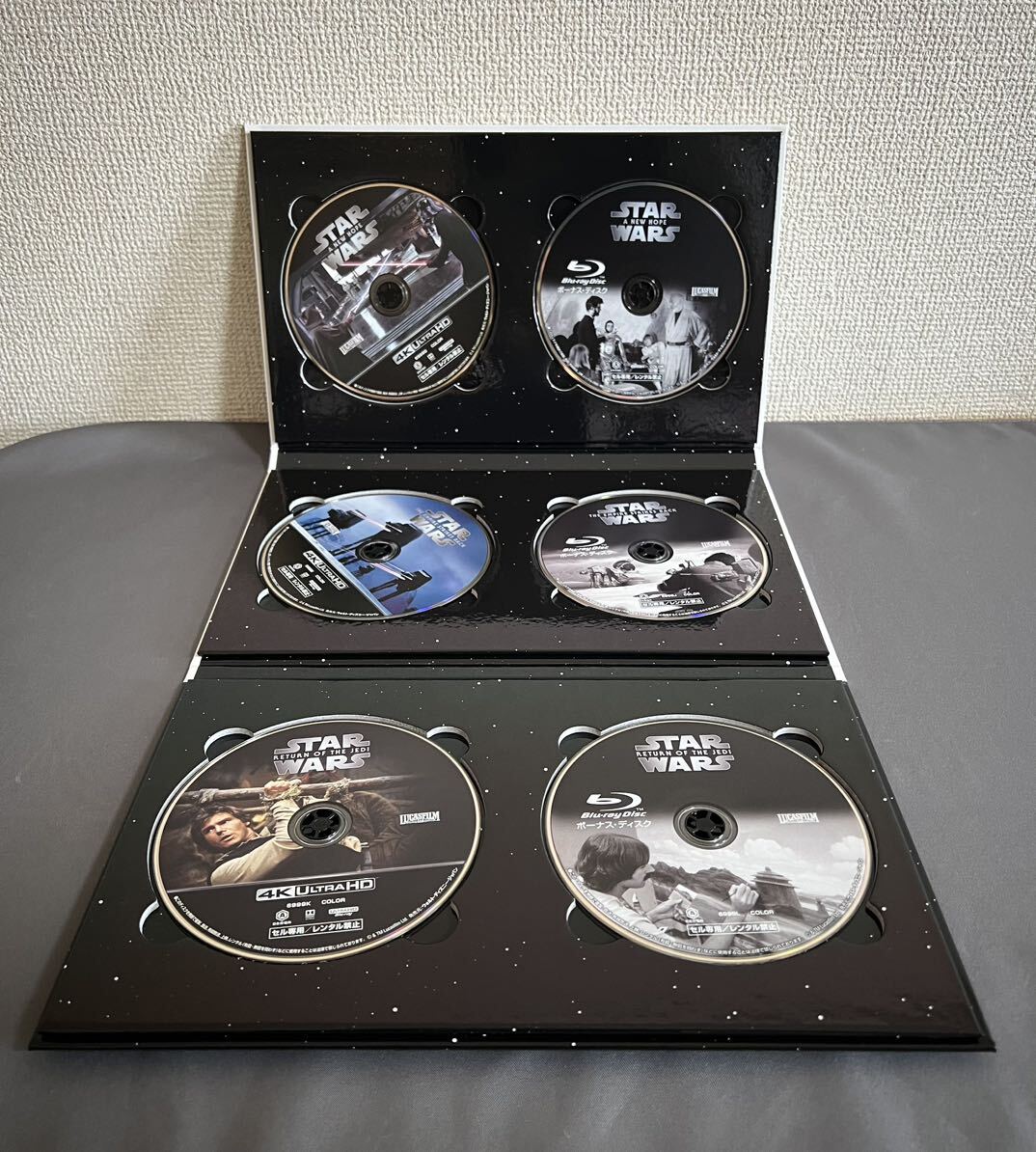 美品【スター・ウォーズ スカイウォーカー・サーガ 4K UHD コンプリートBOX 全9作 [4K ULTRA HD+ブルーレイ]】STAR WARSの画像3