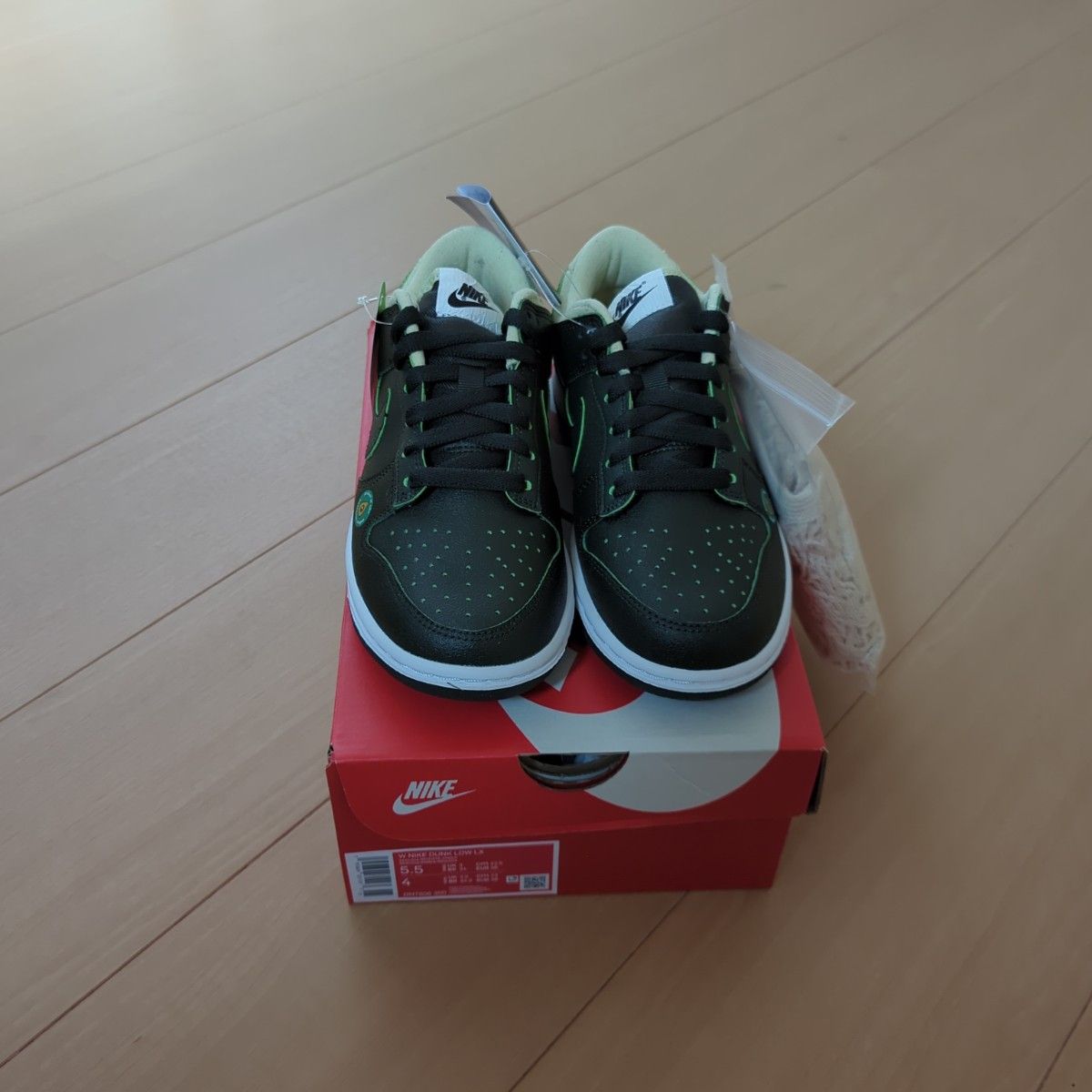 Nike WMNS Dunk Low "Avocado"　アボガド