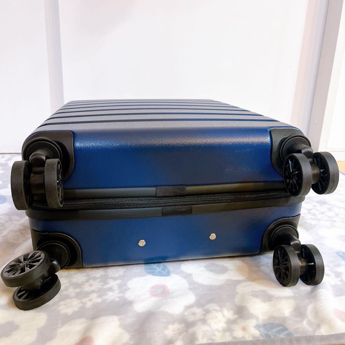 極美品 スーツケース キャリーケース キャリーバッグ 超軽量 小型　37L ダークブルー　ファスナータイプ