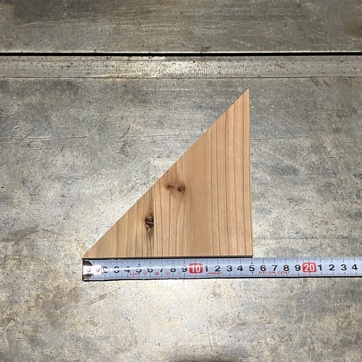 木材端材　国産杉　三角形　15cm 4枚組　木工DIYや工作に