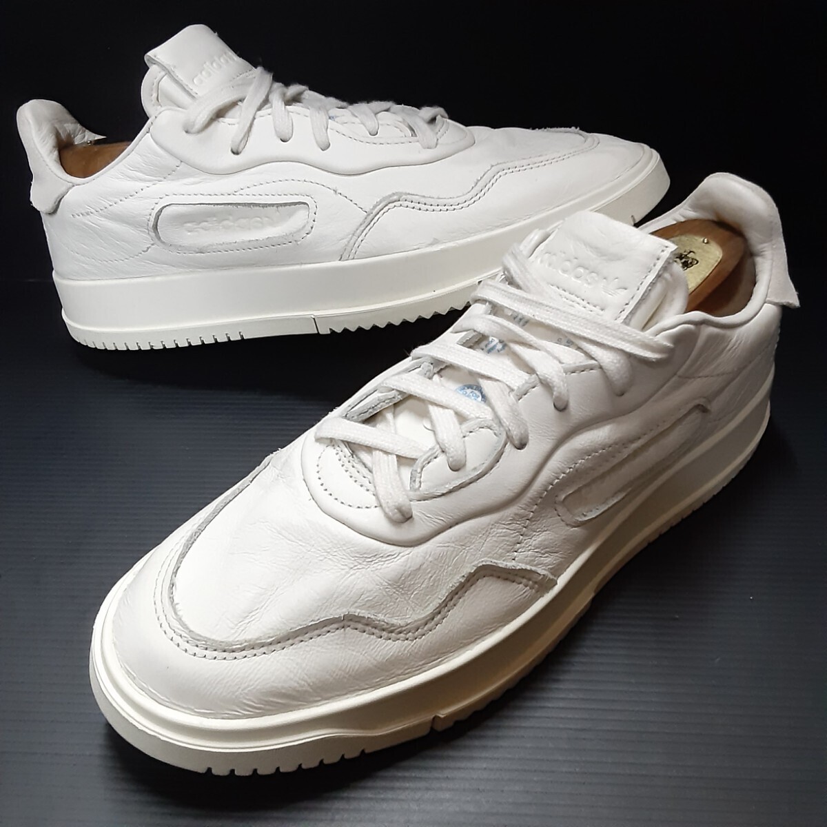  most price!.14300 jpy! masterpiece 90\'s Classic coat design! Adidas SC premium high-end kau leather sneakers! butter white! white 26.5cm